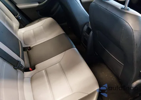 2013 Volkswagen Jetta Hybrid Sel z USA, uszkodzony, nr VIN 3VW637AJ9DM318359